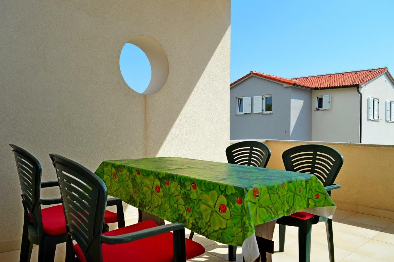 Apartmani Macak II Novalja Exterior foto